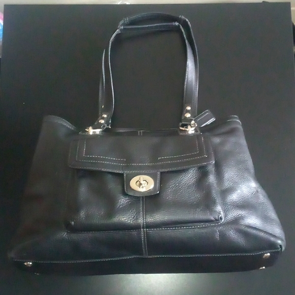 Coach - Picture 3 of 7